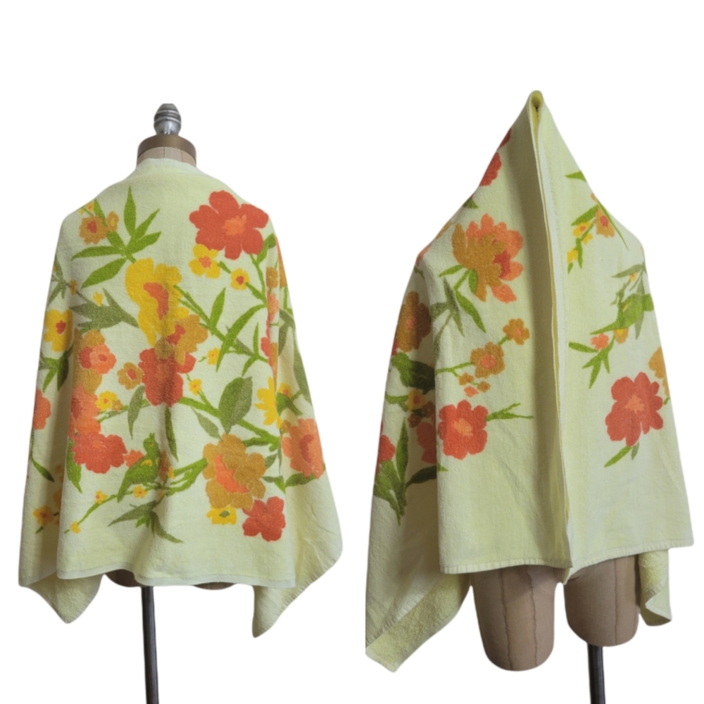 VINTAGE 60S FLORAL BATH TOWEL 70S RETRO